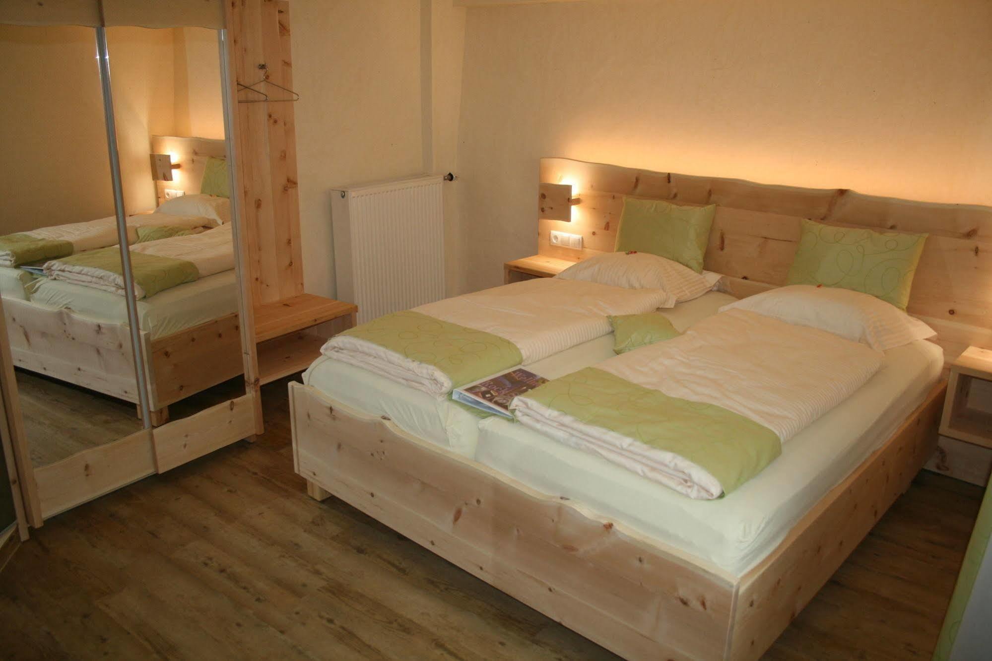 Logis Gourmet & Relax Hotel De La Sure Esch-sur-Sûre Dış mekan fotoğraf