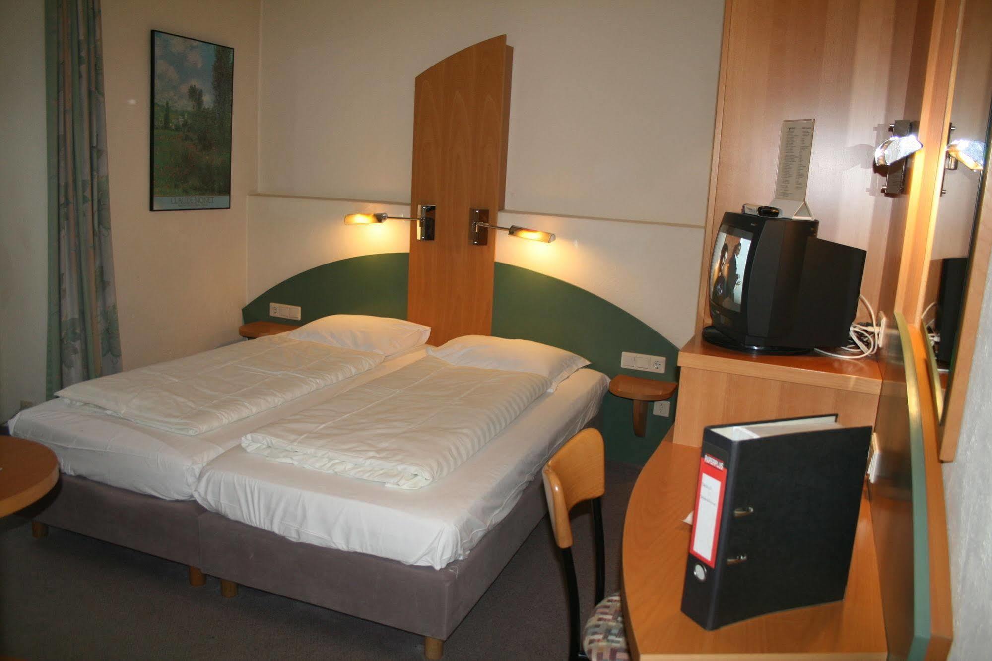 Logis Gourmet & Relax Hotel De La Sure Esch-sur-Sûre Dış mekan fotoğraf