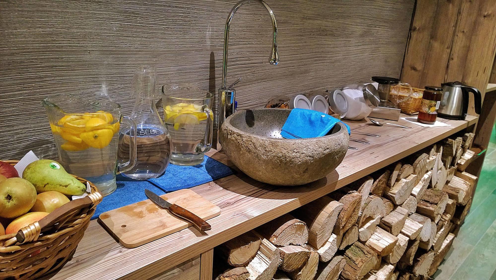 Logis Gourmet & Relax Hotel De La Sure Esch-sur-Sûre Dış mekan fotoğraf